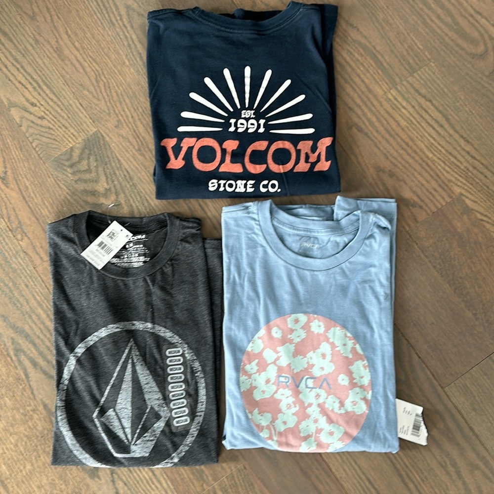 3 Mens BRAND NEW WITH TAG VOLCOM & RVCA T Shirts. Size Medium